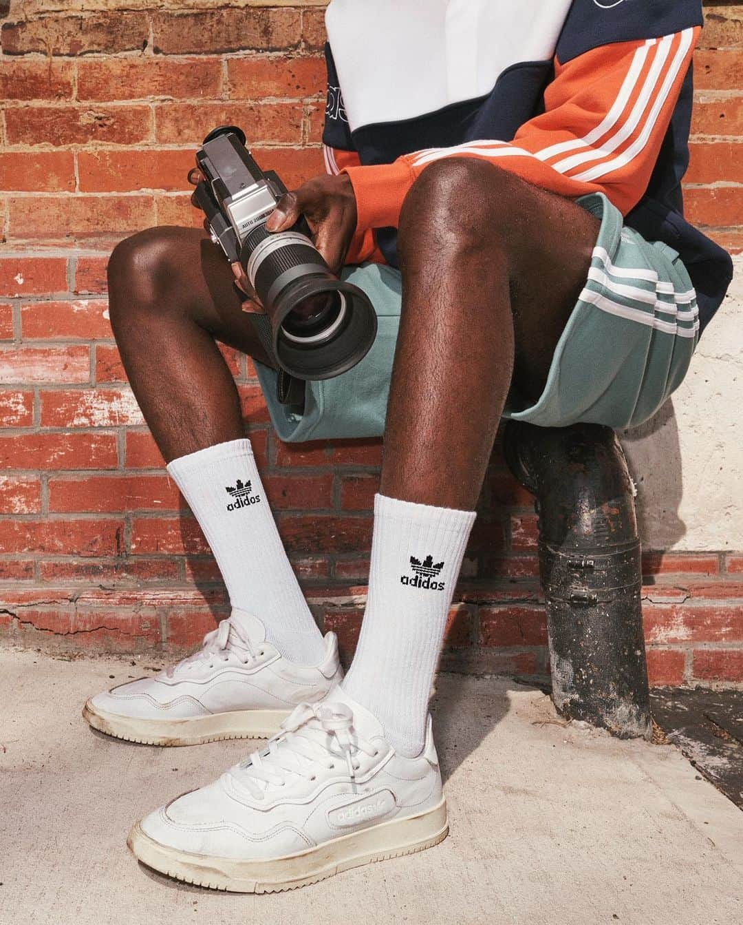 adidas Originalsさんのインスタグラム写真 - (adidas OriginalsInstagram)「#HOMEOFCLASSICS celebrates our court classics with 10 silhouettes crafted in all white leather, available at adidas stores and online now, tap to shop now. . See more at adidas.com/HOMEOFCLASSICS」8月19日 15時56分 - adidasoriginals