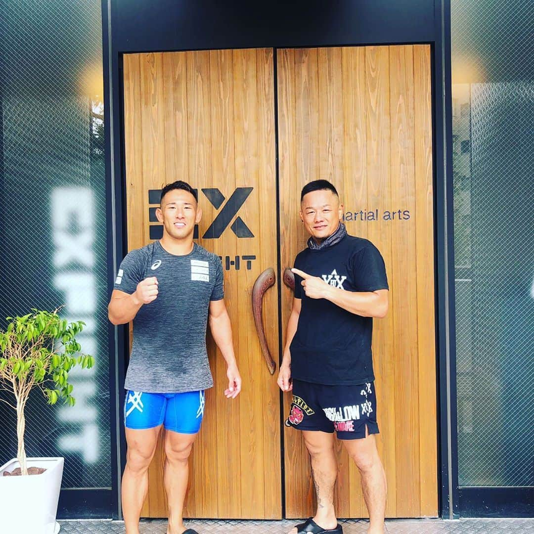 高谷裕之さんのインスタグラム写真 - (高谷裕之Instagram)「EXFIGHTプロ練習！！！ 今日はキックボクサーの緑川選手や久保選手も参加してくれました^_^ 写真撮り忘れたけどwww ＠高橋遼伍 #exfight  #ldhmartialarts  #総合格闘技  #キックボクシング」8月19日 16時15分 - takaya.evilfist