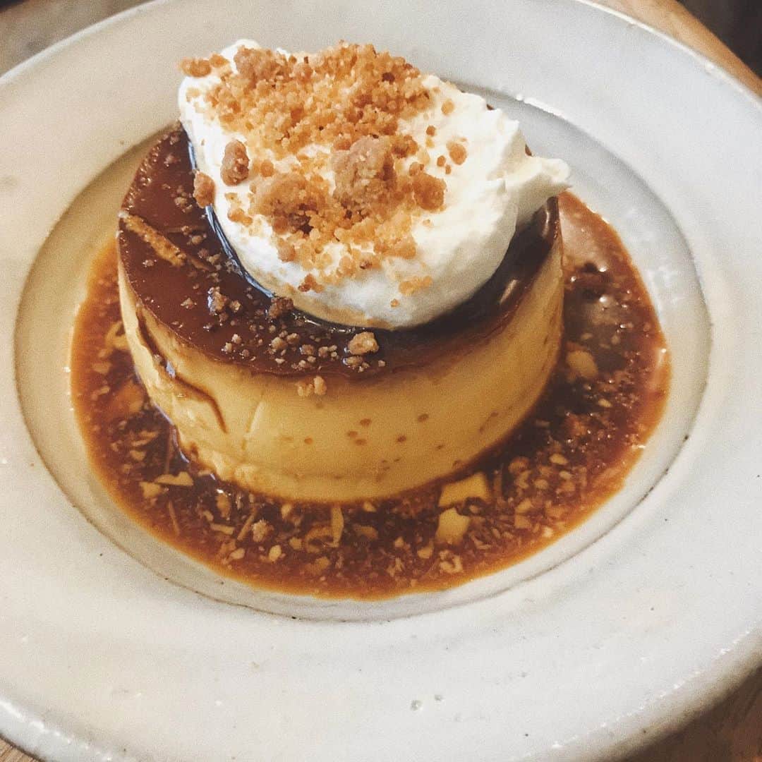 のインスタグラム：「mitsuamiyaのプリン食べたかった🍮💭 (昨日、日本でポップアップしてたの。) またパリに行ったら絶対食べに行く！！ ゆいちゃんが作る天才的に美味しいプリン。 #mitsuamiya」