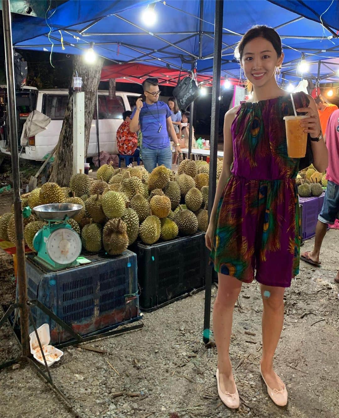 ダソム さんのインスタグラム写真 - (ダソム Instagram)「😬❤️👍🏻 하나 아니고 둘이얀 !! Do you love durian?」8月19日 16時19分 - som0506