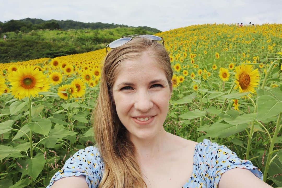 Rediscover Fukushimaさんのインスタグラム写真 - (Rediscover FukushimaInstagram)「The flowers at Sannokura Highlands in Kitakata City we’re in full bloom today. I definitely recommend you visit them this week 😊🌻」8月19日 16時58分 - rediscoverfukushima