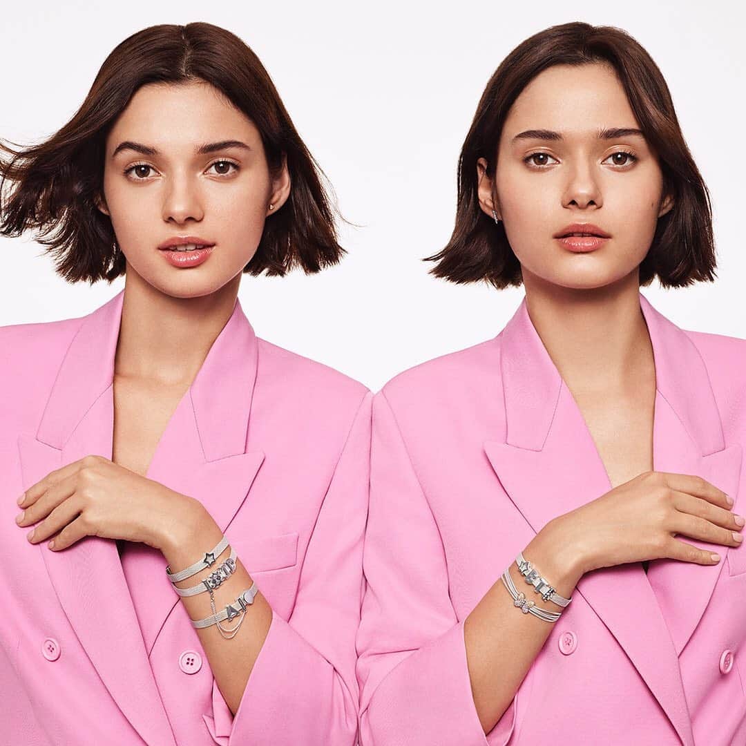 PANDORAさんのインスタグラム写真 - (PANDORAInstagram)「Our Pandora Reflexions letter charms match your look to reflect your style. For the maximalists out there: stack the collection’s bracelets high, adding as many charms as you dare. For the minimalists: wear your bracelet solo or give pride of place to a single, meaningful letter or symbol clip charm. #PandoraReflexions #PandoraBracelet #Pandora」8月19日 17時10分 - theofficialpandora