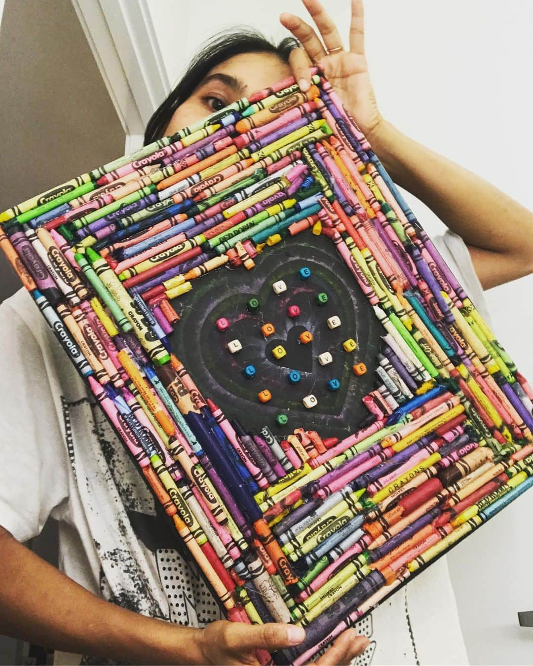 UNOさんのインスタグラム写真 - (UNOInstagram)「color of LOVE❤️🧡💛💚💙💜 #LOVE #ART #CRAYON #UNONOEHON #UNONOEHONNINGENSEIKATSU」8月19日 17時04分 - unoboooo