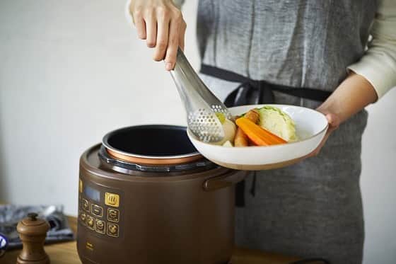 スパイスを加えたスロークッカーアップルソースのレシピ