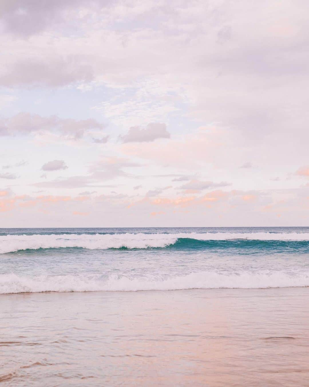 SPELLさんのインスタグラム写真 - (SPELLInstagram)「With love from a peachy pastel Byron sunset 🌊✨🐚」8月19日 17時22分 - spell