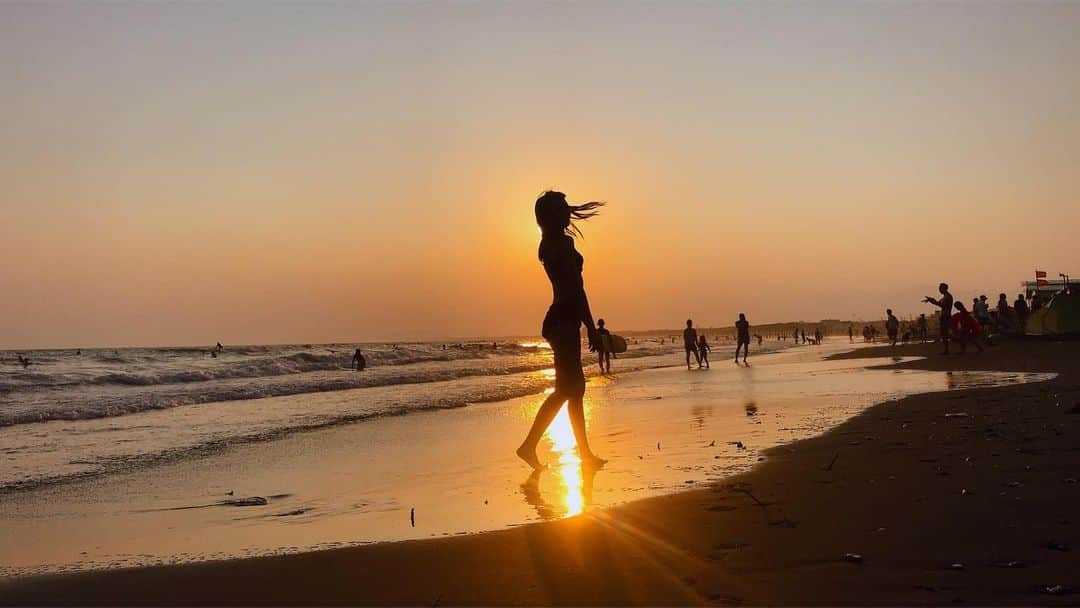 斉藤瑞季のインスタグラム：「🏖🌇☀️🌊 #sunset #sunsetbeach #sunset_pics #summervacation #sea #siswimsuit #japanesegirls」