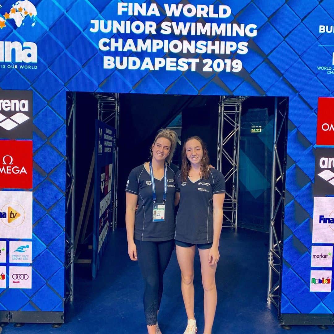 ブリタニー・エルムズリーのインスタグラム：「An honour and a privilege to be here with @swimmingaustralia 😌💯 Still getting used to being on the other side of things but one thing hasn’t changed and that is my excitement for the racing the begin!」