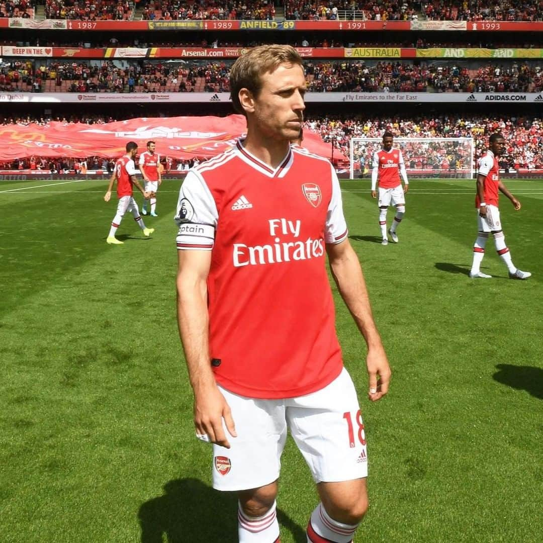 アーセナルFCさんのインスタグラム写真 - (アーセナルFCInstagram)「It's now 2️⃣5️⃣0️⃣ career #Arsenal appearances for #LaCabra 👏⁠ ⁠ #Monreal #Gunners #AFC」8月19日 17時40分 - arsenal