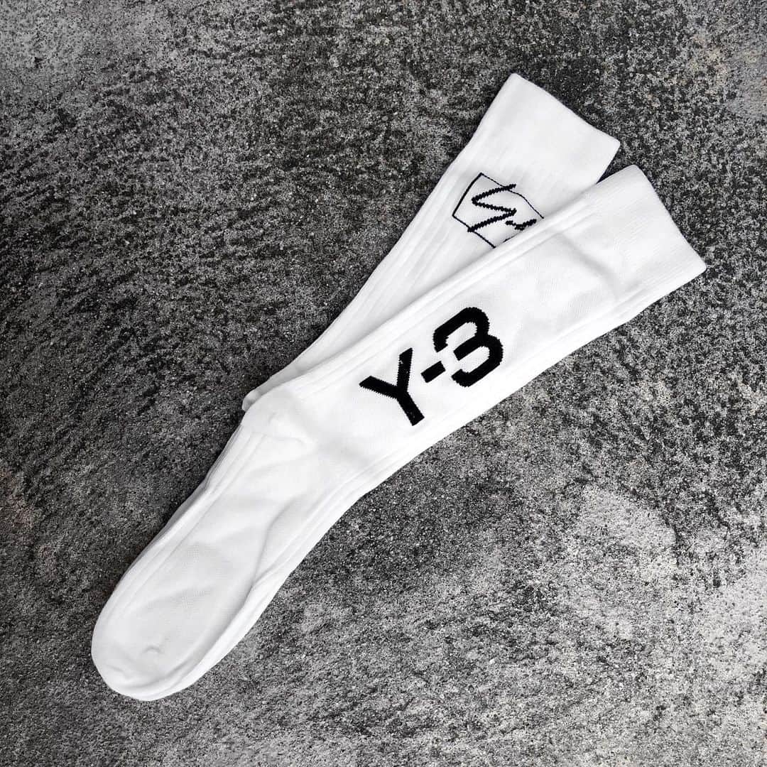 AYINさんのインスタグラム写真 - (AYINInstagram)「・ ・ ・ New arrival✔️ @adidasy3・ ・ ・ ・ ・ available at store✔️ ・ ・ ・ ・ #y3 #adidasy3 #AYIN #aw19 #socks #belt #cap」8月19日 17時51分 - ayin_japan
