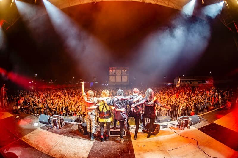 Tatsuya Amanoさんのインスタグラム写真 - (Tatsuya AmanoInstagram)「ZAXIDFEST 2019 at Ukraina🇺🇦﻿ ﻿ This festival for the first time and it was fantastic!!﻿ ﻿ Люблю вас, хлопці🖤  Побачимось наступного разу🤘🏻🔥﻿ ﻿ Photo by @cazrowaoki」8月19日 17時56分 - tatsucrossfaith