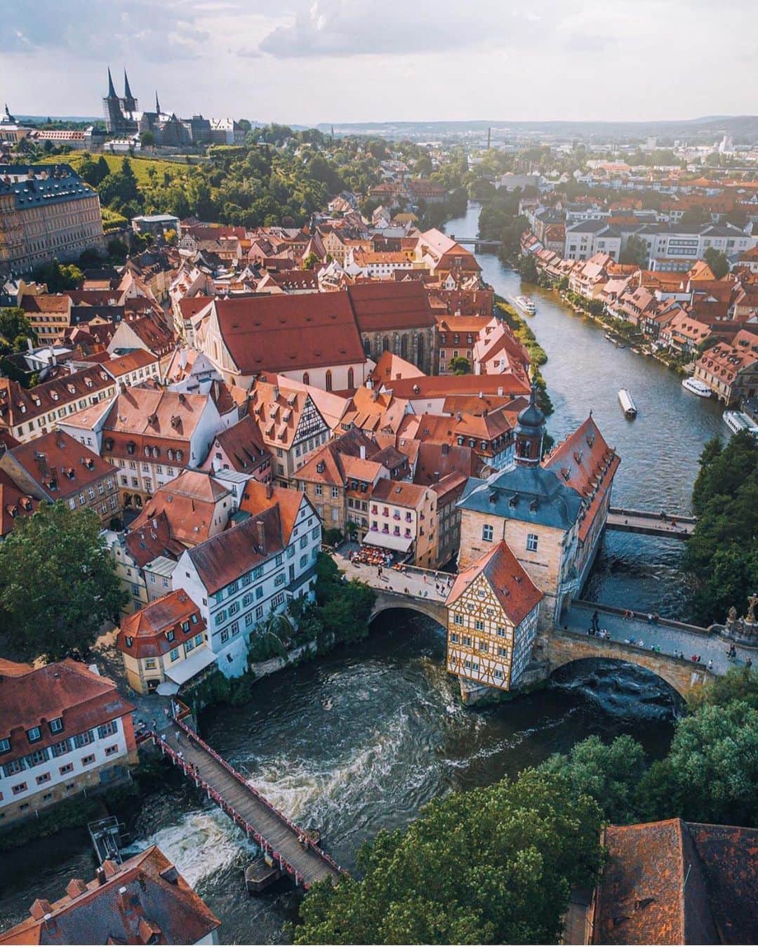 Earth Picsさんのインスタグラム写真 - (Earth PicsInstagram)「Bamberg Germany 🇩🇪 by @themodernleper」8月19日 17時58分 - earthpix