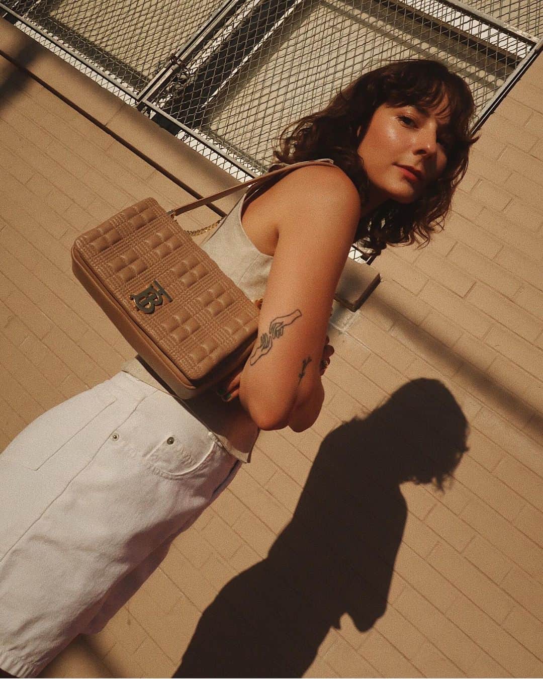 のインスタグラム：「#InBurberry . @Alyssainthecity celebrates #Burberry Beige, wearing the #LolaBag – our new #BurberryAutumnWinter19 runway bag in camel quilted check . #TBRT #BurberryGeneration」