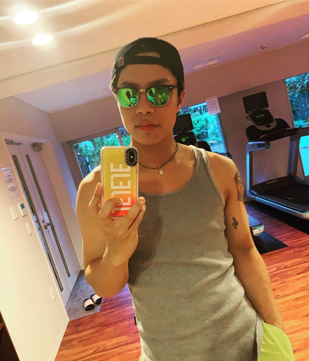 のインスタグラム：「トレーニング。 JEJEJE。  @CASETiFY @CASETiFY_jp  #Jeity #新携帯ケースだハッピー #CASETiFY  #StateYourCase  #ネオンサンドケース」