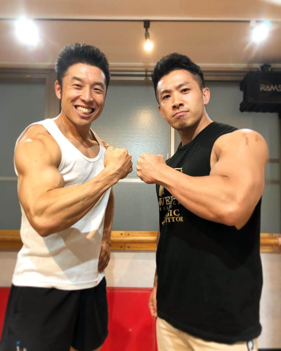 のインスタグラム：「@nakayama_kinnikun のYouTube、「きんにくTV」出演させて頂きました👍 東京選手権でフィジークデビューするきんに君にポージングレッスン！ 基本的な事から、ちょっとしたポイントお伝えしてます！ 是非ご覧下さい！  #workout #workoutlife #eatclean #teamlan #training #trainhard #ifbbpro #ifbbproleague #instafitness #arms #abs #diet #gymmotivation #gohardorgohome #bodybuilding #noresttobethebest #mensphysique #classicphysique #ワークアウト #ワークアウトライフ #トレーニング #筋トレ #減量 #ダイエット #減量のある生活 #チートのある生活 #思想を維持する精神は狂気でなければならない #なかやまきんに君 #パワー #きんにくTV」