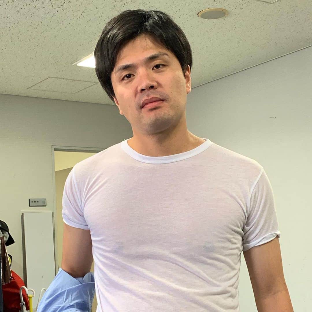 池田真一さんのインスタグラム写真 - (池田真一Instagram)「またや。 また金魚すくいのポイぐらい薄いTシャツ着てるやつおった。  後、やっぱり乳首おじさんに激似。 乳首おじさんの生まれ変わりかも。  #マユリカ阪本」8月19日 18時14分 - wartdebu