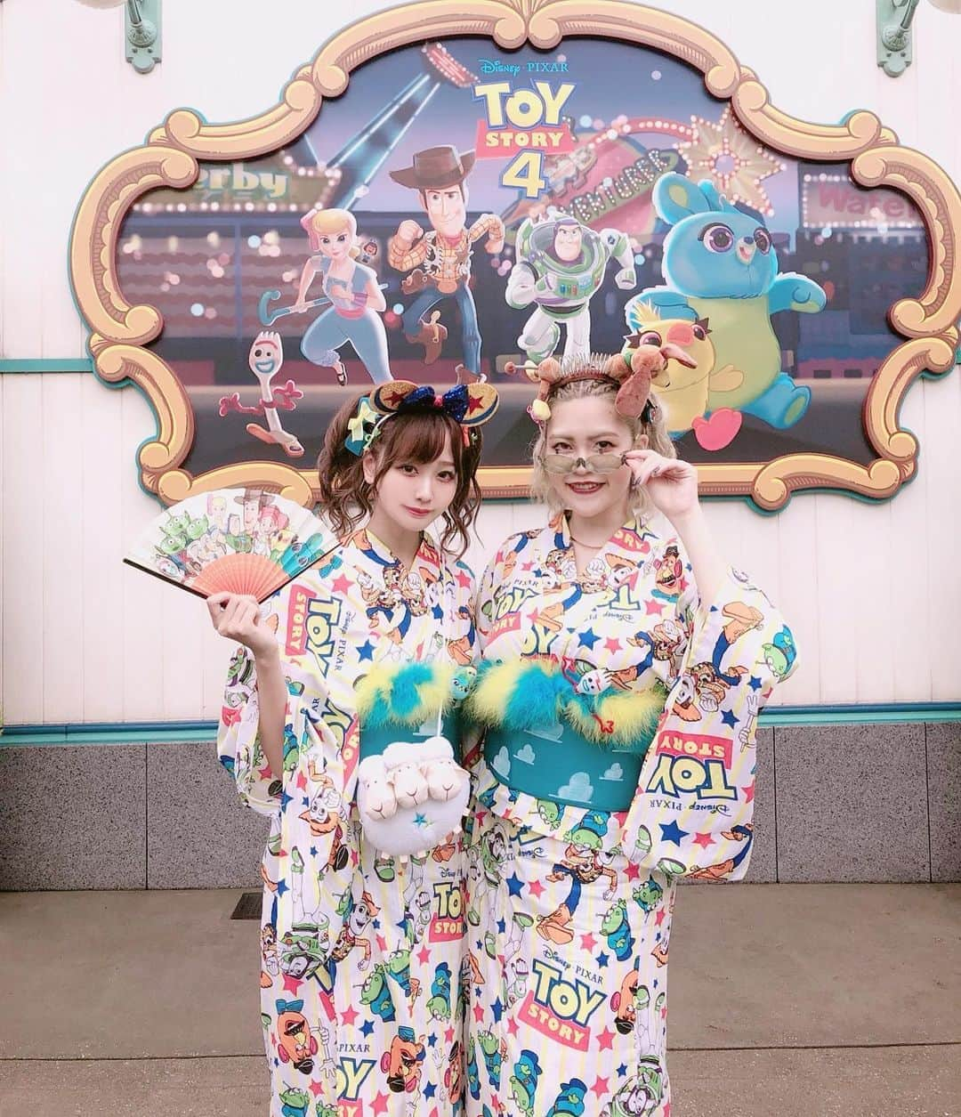 さきぼんさんのインスタグラム写真 - (さきぼんInstagram)「@poneycombtokyo のトイストーリー浴衣かわいすぎた❤️💛💚💙💜 . あやちゃむさん( @ayana0501 )が帯に雲描いてたのがかわいくて さいおん( @ayane_bell )に描いてもらったの☁*° ありがとうございます🥺 . 着付けヘアセット @astonish.salon . . #toystory #toystory4 #トイストーリー4#フォーキー#フォーキーキット#ディズニーシー#東京ディズニーシー #tokyodisneysea #ディズニー #disney #disneysea #トイストーリー浴衣#ディズニー浴衣#パニカムトーキョー  #poneycombtokyo  #リトルグリーンメンマン #リトルグリーンメン #さきぼん着物 #さきぼんディズニー」8月19日 18時18分 - sakibon69