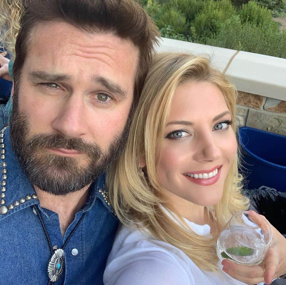 キャサリン・ウィニックのインスタグラム：「Reunited with my Vikings family. @clivestanden」