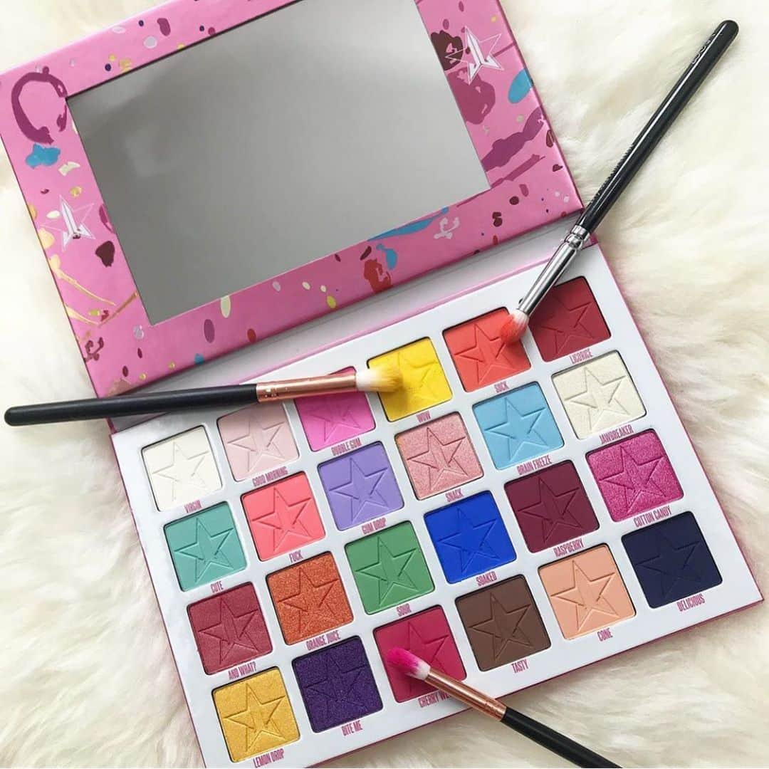 Jeffree Star Cosmeticsさんのインスタグラム写真 - (Jeffree Star CosmeticsInstagram)「Make all your rainbow fantasies come to life with our #JAWBREAKER palette 😍🍭 Photo by: @ladyhellmakeup 💖 #jeffreestarcosmetics #jawbreakerpalette」8月20日 5時18分 - jeffreestarcosmetics