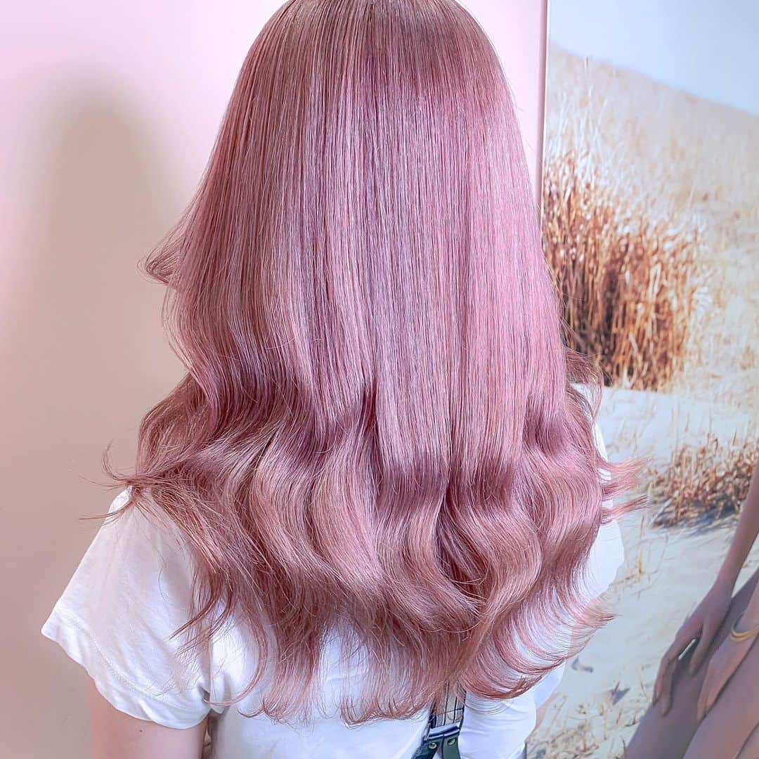原涼香のインスタグラム：「White pink 💓💓 もともとブリーチ3〜4回ベースです🍈」