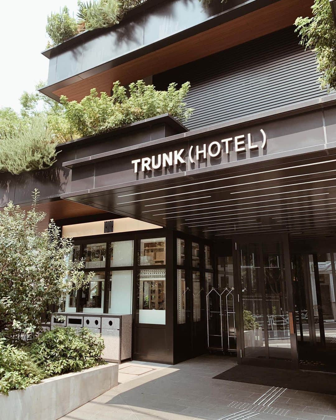 のインスタグラム：「東京に戻ってきた〜！というかんじ。 ・ ・ ・ ・ #TRUNK #trunkhotel #トランクホテル」