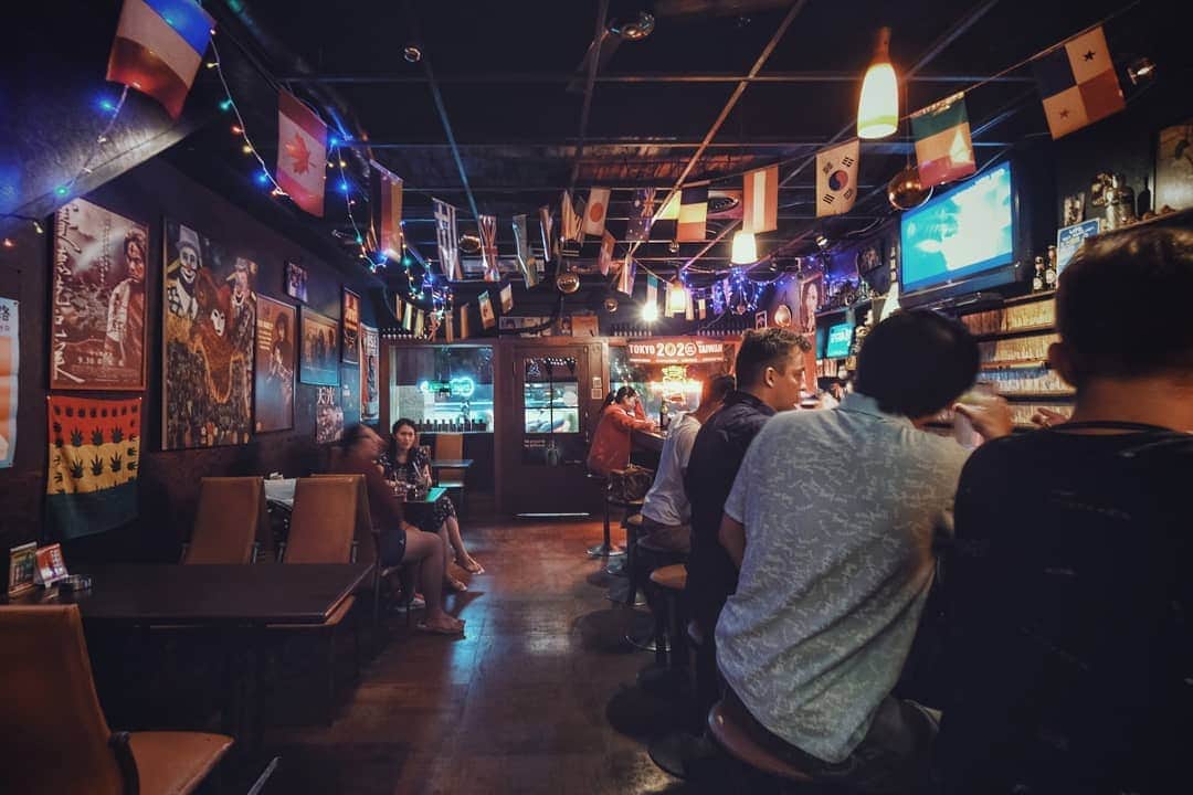 のインスタグラム：「Old Fart D.J. Bar @evawilbury, an establishment that plays music from the good old days. The owners of the bar, Eva and Tony, are both veteran DJs themselves.  老歌D.J Bar 用一首歌尋回舊日的美好回憶 Recommended by @outdoorhan. . . . #herenowcity #wonderfulplaces #beautifuldestinations #travelholic #travelawesome #traveladdict #igtravel #livefolk #instapassport #optoutside #老屁股音樂屋 #kaohsiung #kaohsiungcity #kaohsiungfood #高雄 #台湾旅行 #台灣 #iseetaiwan #exploretaiwan #vscotaiwan #taiwangram」
