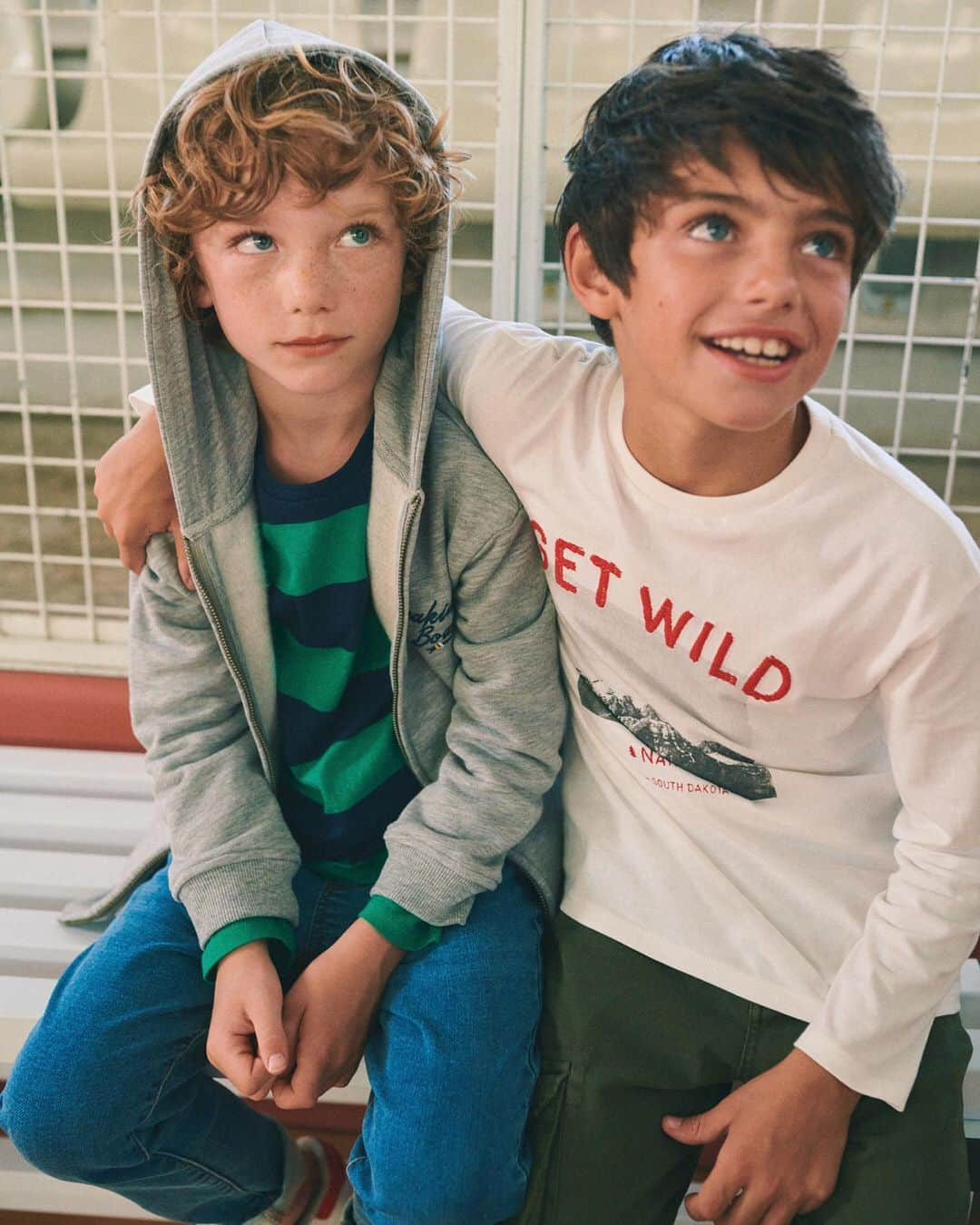 MANGOさんのインスタグラム写真 - (MANGOInstagram)「Back to School | It’s learn o’clock! We have all the essential pieces to renew @mangokids wardrobe from now on. #MangoFW19 #MangoKids #Mango」8月19日 20時41分 - mango