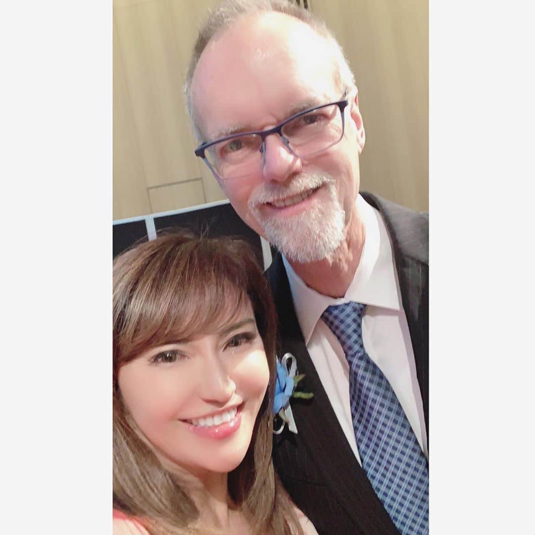 selfieneのインスタグラム：「#人生100年 時代﻿ 注目すべきは﻿ #テロメア と﻿ #エクソソーム ﻿ #テロメアーゼ を発見した﻿ #ビルアンドリュース 博士 ﻿ そしてガン細胞から出るエクソソームの権威﻿ #落谷孝広 博士 の講演を聞きに行きました﻿ ﻿ テロメアーゼの安全性とガンとの﻿ 無関係性発表されていました👀﻿ ﻿ 次は#ips細胞 だよね(^^) ﻿ ﻿ ﻿ ﻿ #不老不死 ﻿ #不労所得 ﻿ #投資女子﻿ ﻿ ﻿ 🌎男女共海外リッチライフを手に入れたい方は﻿ こちらからLINEに登録してね✈️﻿ ↓↓↓﻿ @marigram_uu_」