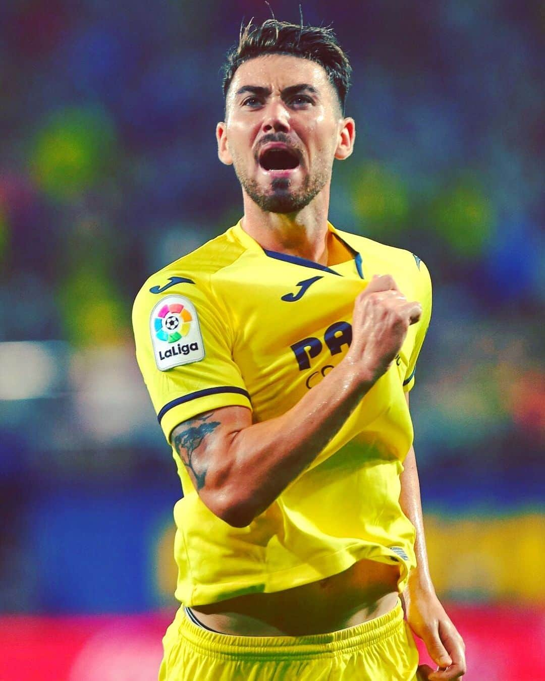 LFPさんのインスタグラム写真 - (LFPInstagram)「Returning home is always special... 💛🏠 • #LaLiga #LaLigaSantander #Villarreal #MoiGomez #Football #Goals」8月19日 20時46分 - laliga