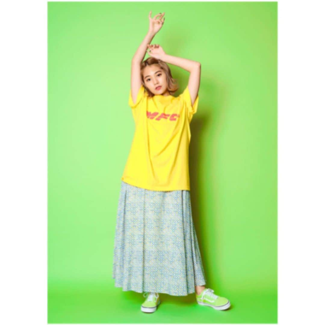 浪花ほのかさんのインスタグラム写真 - (浪花ほのかInstagram)「、 、 、  @freaksstore_official  @mfc_store  MFCさんのTシャツのイメージモデルさんをやらせて頂きました✨  8月21日(水)12:00〜 FREAK'S STORE ONLINE、ZOZOTOWNにて先行予約開始！！！！😍 皆さんお揃いにしましょう🧡🧡」8月19日 21時04分 - hnoa_z