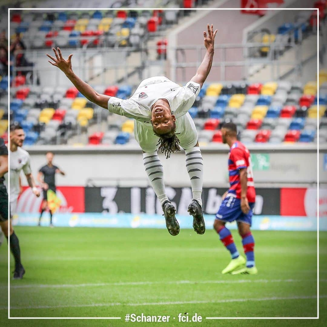 FCインゴルシュタット04さんのインスタグラム写真 - (FCインゴルシュタット04Instagram)「Mit Schwung in die neue Woche 🤩🤸‍♂️ SWIPE ↔️💪 . . #Schanzer #Salto #FlickFlack #Goal #KFCFCI #CaniggiaElva #stuntman #stunt #Jubel #fussball #football #fussball #Auswärtssieg #Schanzerdassindwir #FCI #FCIngolstadt #Leidenschaft #Fu3ball #zeigtsuns #3Liga #gemeinsam #zusammen @caniggia.14」8月19日 20時59分 - dieschanzer