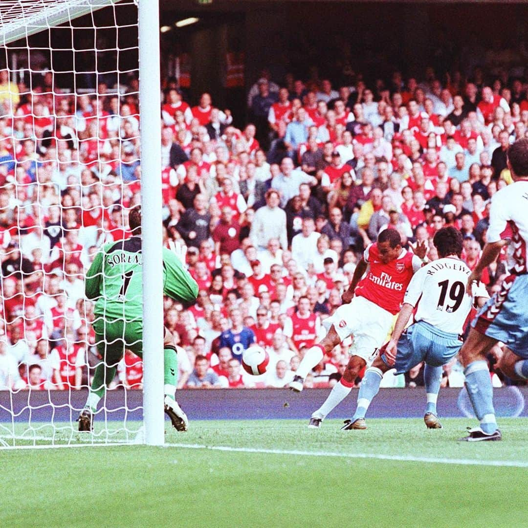 アーセナルFCさんのインスタグラム写真 - (アーセナルFCInstagram)「🏟 #onthisday in 2006... The first ever game at Emirates Stadium  Home sweet home 😍」8月19日 21時24分 - arsenal