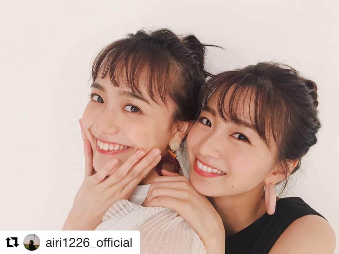 Rayさんのインスタグラム写真 - (RayInstagram)「#Repost @airi1226_official with @get_repost ・・・ いつしかのRay 岡崎氏と❤️」8月19日 21時21分 - ray.magazine