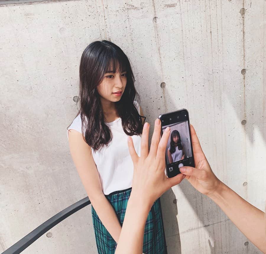 のインスタグラム：「@pcott0911 でカットとトリートメント してもらってサラサラ〜でございますっ  いつもありがとうございます！ それから1年ぶりにマリアちゃんとご飯に🍴 マリアちゃんとは関西弁で話せるから うれしいんです( ◠‿◠ )ふは」