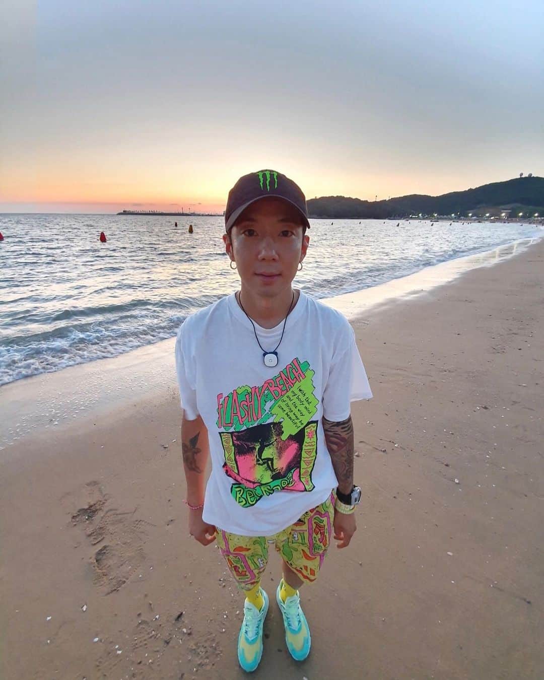 ダリ のインスタグラム：「🏄‍♂️🌈🔫」