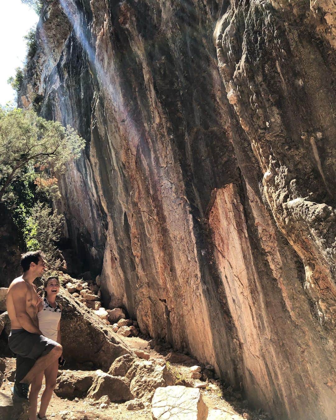 サッシャ・ディギーリアンさんのインスタグラム写真 - (サッシャ・ディギーリアンInstagram)「I find the transition back to “normal” climbing after expeditions to be difficult. There are a lot of things that go on on a big wall that don’t involve climbing... rope management, gear pulling down on the waist band of your harness, hauling... just being in a constant state of discomfort. It all takes this ambiguous amount of effort that gradually gnaws away at your overall energy levels. Climbing through no-fall-zone terrain creates this mindset of hyper awareness. Falling isn’t really something you want to have as an option, at least for us on our recent trip, it definitely wouldn’t have been a good idea on a lot of pitches because craters of loose rock were teasing the tipping point of lodging off. The result of mitigating risk and finding a way to climb safely through not safe circumstances has left me pretty flat out exhausted. I planned to take a little break from climbing, to just get some distance and reset. However, being in Portugal, I feel really grateful for @andr3neres showing me a window into the beauty this country hosts the climbing world.  It’s nice to remember how type 1 fun climbing can be! 😄 #portugal #fenda」8月19日 21時58分 - sashadigiulian