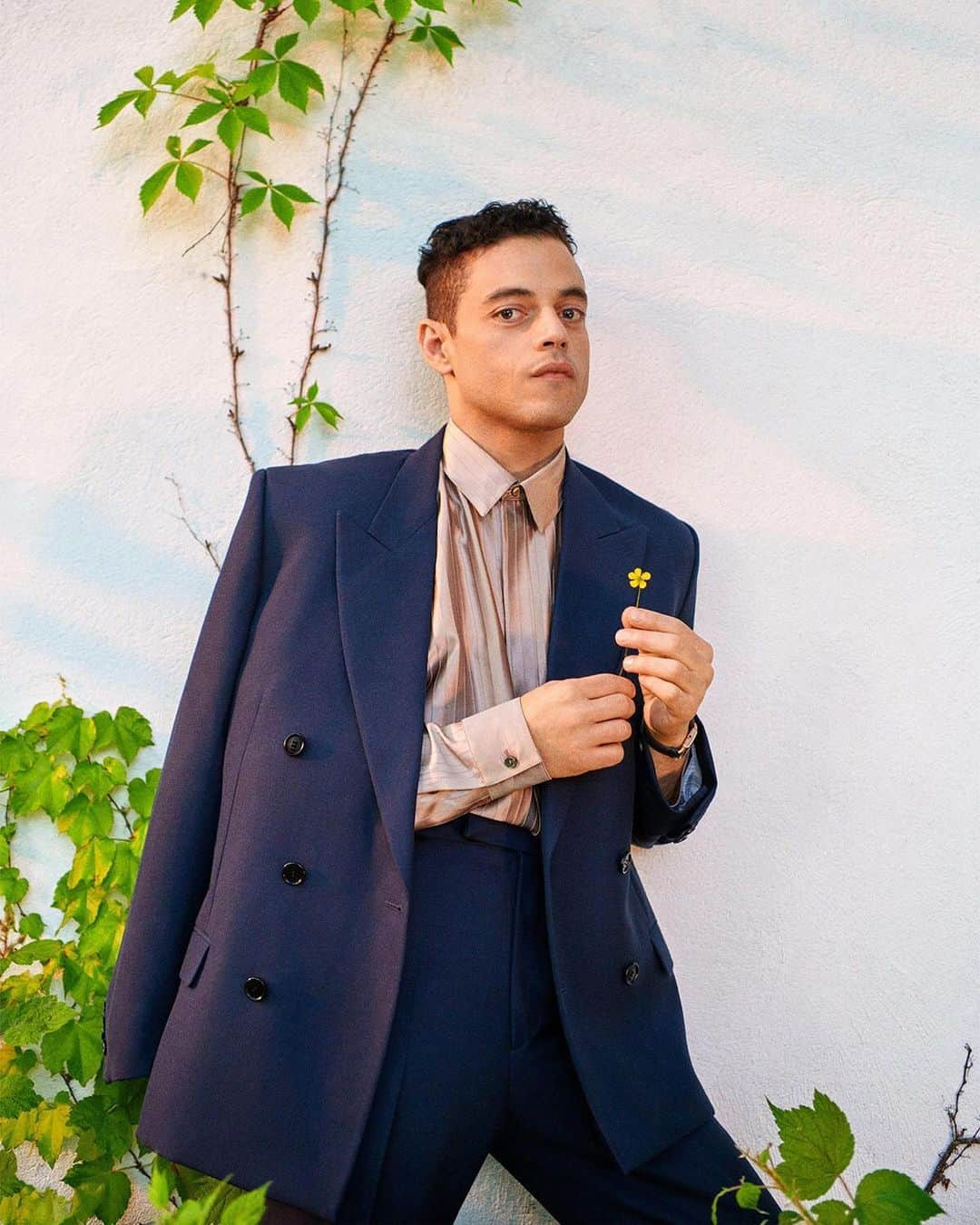 GQさんのインスタグラム写真 - (GQInstagram)「@RamiMalek was an acclaimed journeyman actor known for his hustle, preparation, and intensity. Then he played Freddie Mercury, won an Oscar, and became world-famous practically all at once. Now Malek is working through his newest role—as a global star. Malek opens up for our September issue cover story at the link in bio. (📸@ryanmcginleystudios, styled by @mobolajidawodu) #newgq #ramimalek #mrrobot #bohemianrhapsody」8月19日 21時51分 - gq