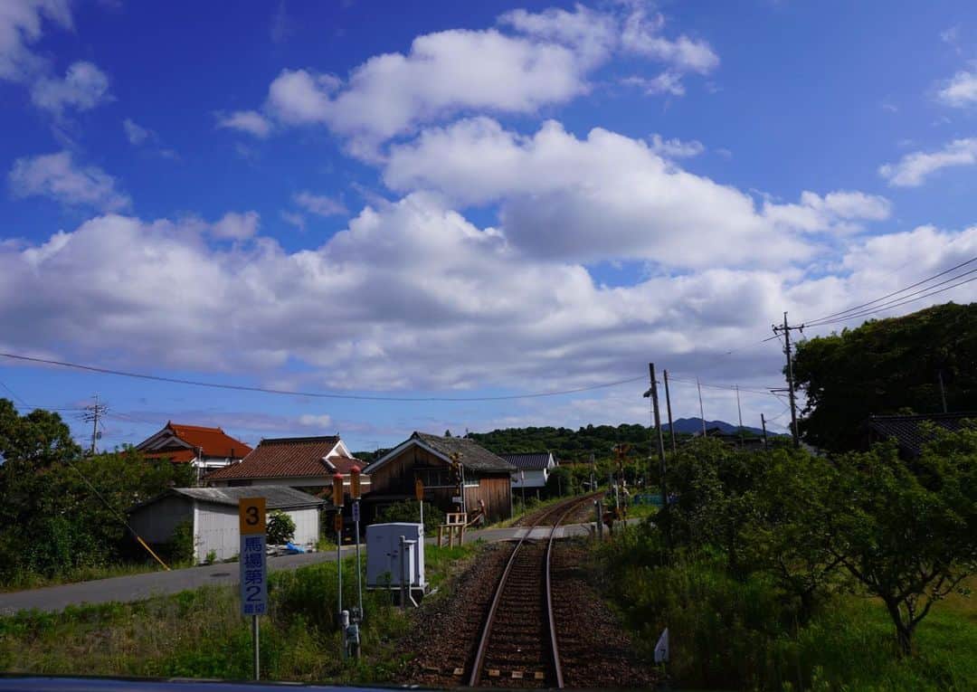 須黒清華のインスタグラム：「瑞風から見た、単線の景色🛤 無性に懐かしく、心が躍る✨✨ #瑞風 #瑞風トワイライトエクスプレス #単線」