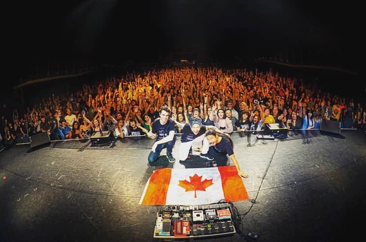 雅-MIYAVI-さんのインスタグラム写真 - (雅-MIYAVI-Instagram)「It’s all for the moment we hit the stage and share the time with you. Thanks to your support, we can step forward. Thank you 🙏🏻 全てはステージに上がるその一瞬のために。みなのサポートのおかげで、また新たな一歩が踏み出せます。ありがとう😌 #Repost @miyavi_news ・・・ 【Photo】 2019/8/16 #MIYAVI_Toronto #NoSleepTillTokyo #worldtour2019 DAY14 . #repost @zb_images Sorry it’s been a minute but we have been super busy in Canada AND I have not had much access to WiFi 😭 but here are some pics from our show in Toronto at the Queen Elizabeth theater. @miyavi_ishihara #nosleeptilltokyo #nstt #miyavi #tourphotography #tourphotographer #livemusicphotos #bandphotographer #canada #toronto」8月19日 21時56分 - miyavi_ishihara