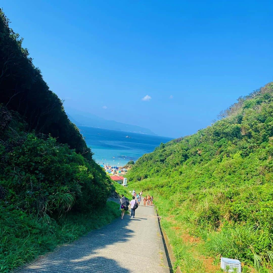 柑谷あゆみさんのインスタグラム写真 - (柑谷あゆみInstagram)「ゆりっちと久々の 海旅行❤️ たのしかったー😍 すごくご飯も美味しくて きれいな伊豆の海🌊✨ 1日目は九十浜へ🏖  #海#伊豆下田#海旅行 #お盆休み#夏休み#九十浜海岸  #水着#綺麗な海 #海好きな人と繋がりたい」8月19日 22時02分 - kantani_ayumi