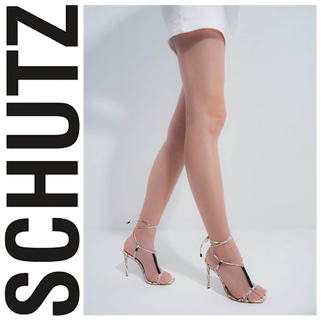 Schutzのインスタグラム：「FRESH START! 🖤 #schutzsummer #highheels」
