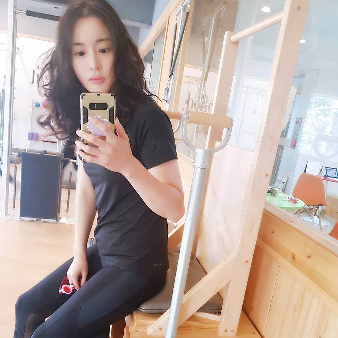 チョン・ダへのインスタグラム：「멍.....🐶 #시차적응중」