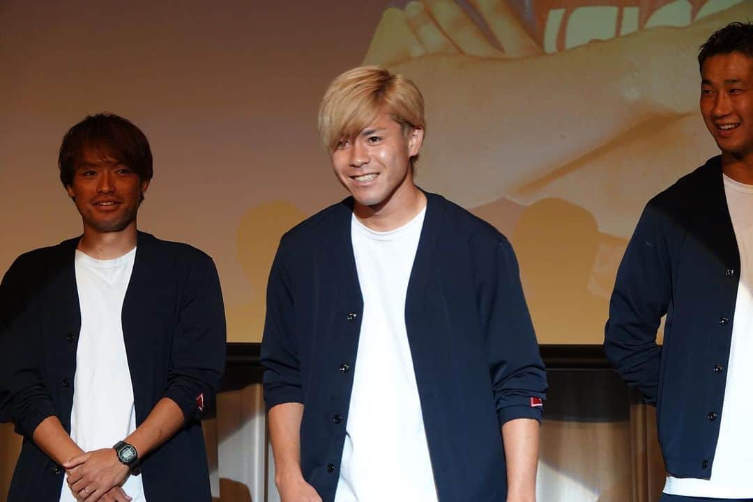 小川諒也のインスタグラム：「入場した時のみんなのざわつきは似合ってると捉えとくね #ビックフレームス交歓会  #fctokyo #小川諒也」