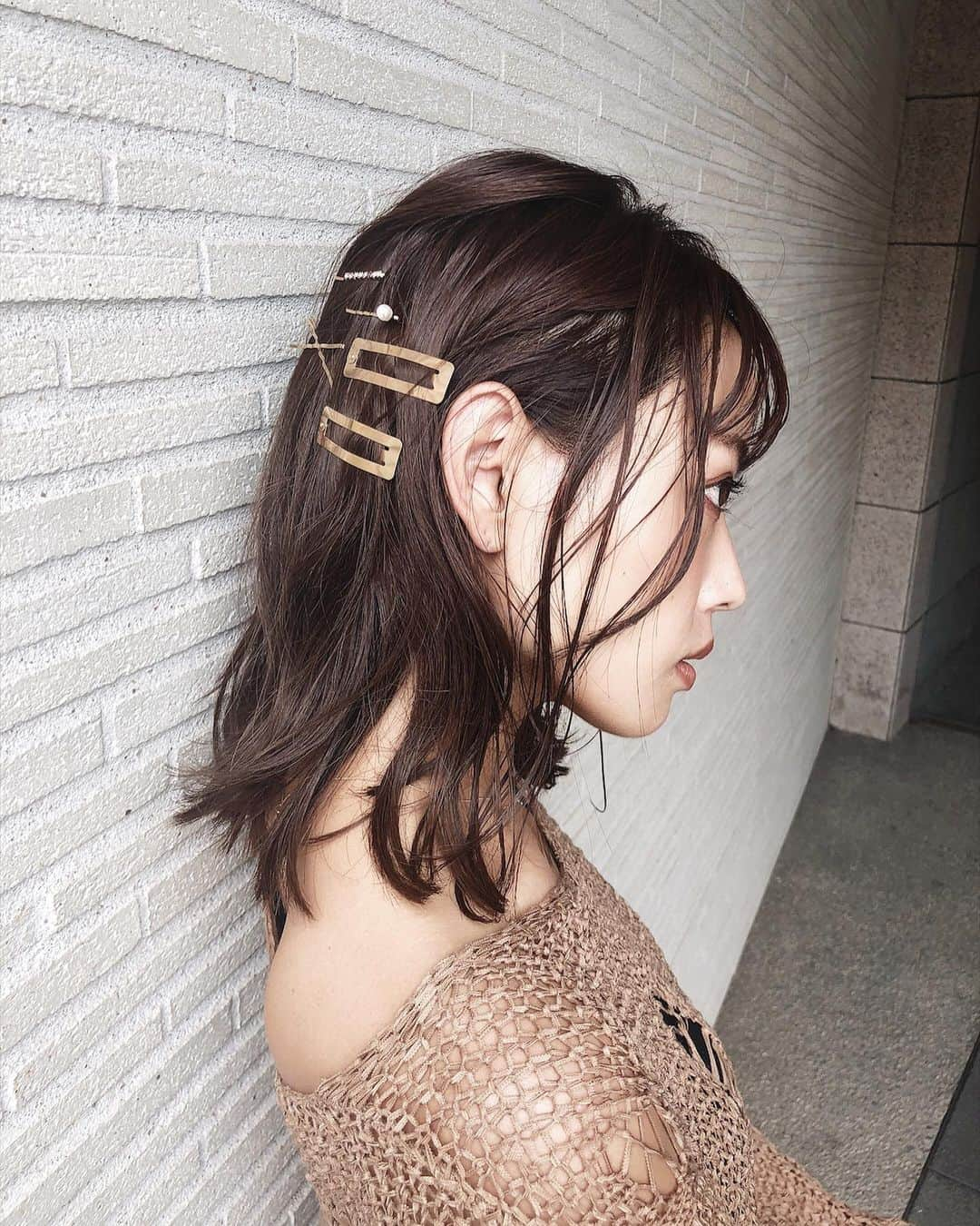 三方美穂さんのインスタグラム写真 - (三方美穂Instagram)「ピンをたくさんつけたヘアアレンジに挑戦🧡 @amail_official  軽く巻いたアレンジにプラスするだけ簡単に出来るからお勧め☺️ 今日のLIPはMACの #インパルシブ だよ〜 #簡単アレンジ #ヘアピン #ヘアピンアレンジ #ヘアアレンジ  #ピンいっぱい #シンプルコーデにお勧め #ブラウン #lip」8月19日 22時47分 - mihomikata