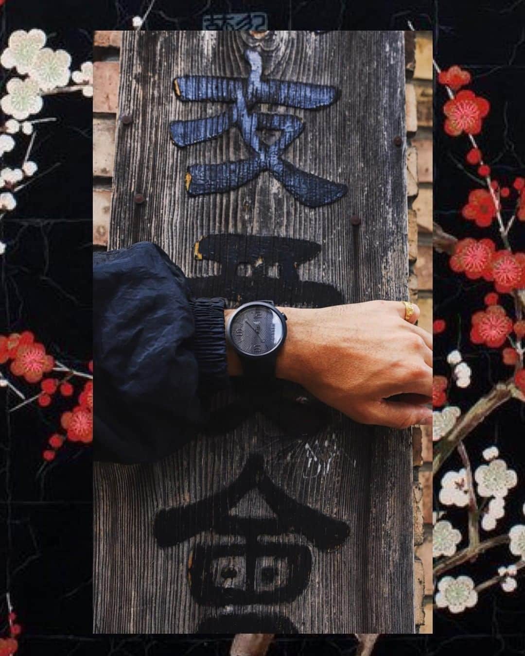 のインスタグラム：「@the.parisien goes full BBBlack with the #SwatchBIGBOLD collection. Love it? 🔥♥️ Hit the link in bio to view the full collection 🤙 📸: @bonnayespro」