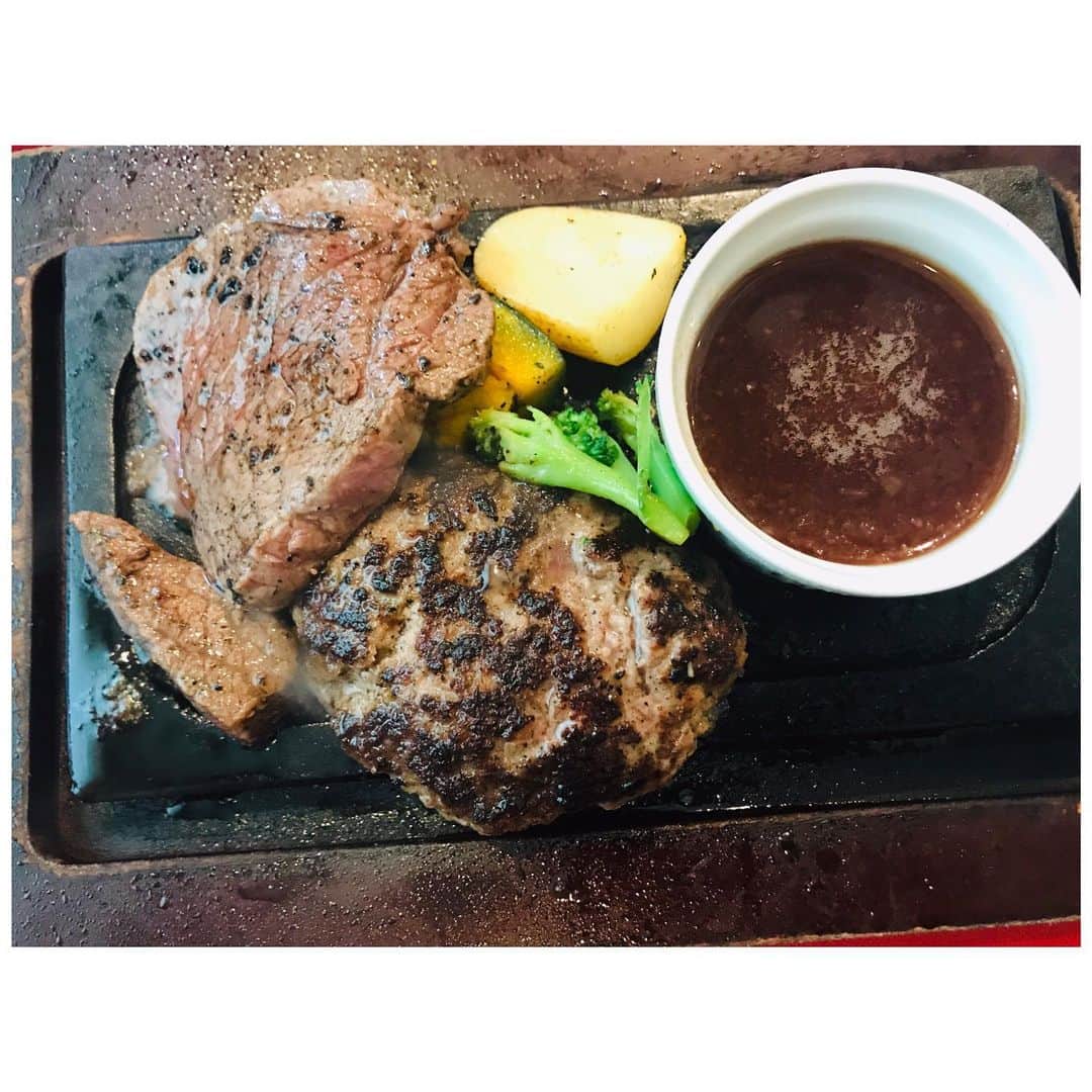 のインスタグラム：「本番前にお昼ごはんにハンバーグ！！！ . . . . #lunch #らんち #ランチ #ハンバーグ #ステーキ #美味しい #ハンバーグ好き #ハンバーグ大好き」