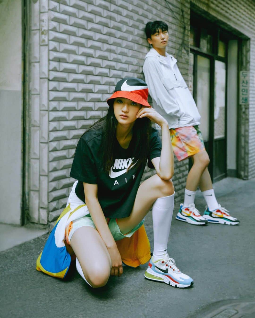 Nike Sportswearさんのインスタグラム写真 - (Nike SportswearInstagram)「🌐 Worldwide Vibes: Air Max 270 React. ⠀ From LA to London, see how the globe is rocking the Air Max 270 React. ➡️ for the looks. #nikesportswear #airmax」8月19日 23時00分 - nikesportswear
