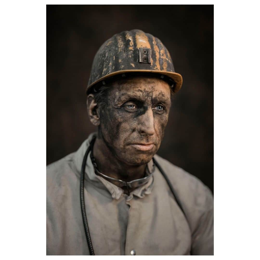Magnum Photosさんのインスタグラム写真 - (Magnum PhotosInstagram)「"I think what initially fascinated me about Siberia and present-day coal miners was how these people live and work under very difficult environmental conditions" - @nannaheitmann . Today on Magnum, we speak to @nannaheitmann about two of her bodies of work, which deal with issues of physical, social and spiritual isolation, and the very nature of how people react to and interact with their environs. Link in bio. . @nannaheitmann is one of two new Magnum Photos nominees for 2019. . PHOTO: Coal Mining. Mike Pallenberg is a supervisor. His main task is to attach a 550-pound drill with 6 to 8 other miners, so that it can worm up to 80 meters into the rock and drill holes. Every step has to be perfect, every one has to rely on the other. A mistake can cost your life. Bottrop. Germany. 2018. . © @nannaheitmann/#MagnumPhotos」8月19日 23時00分 - magnumphotos