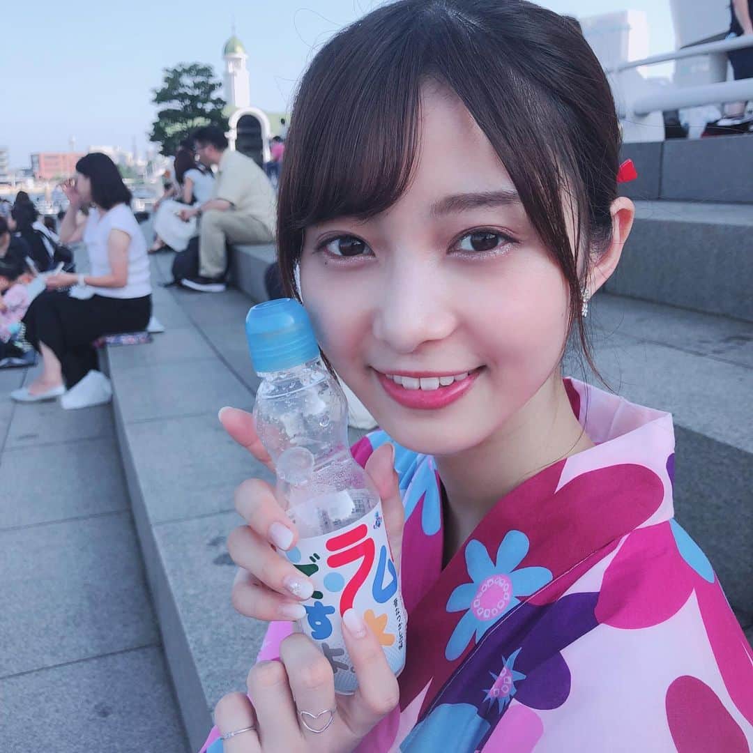 松川星さんのインスタグラム写真 - (松川星Instagram)「髪型おそろい︎︎︎︎︎☺︎ ラムネものんだよ︎︎︎︎︎☺︎ 夏だねぇ〜」8月19日 22時56分 - akarin__rin