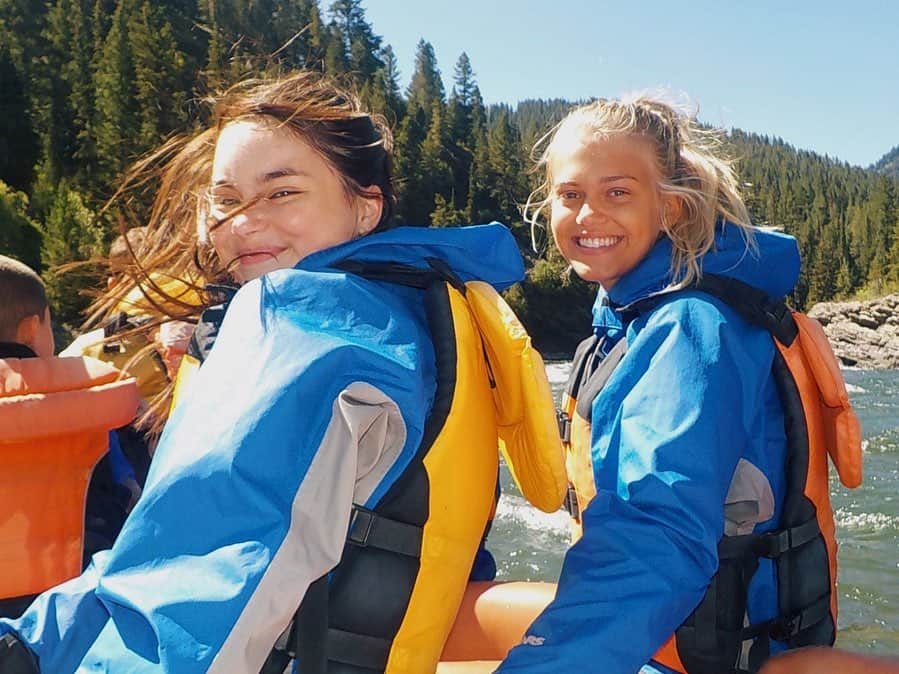 ランドリー・ベンダーのインスタグラム：「Vacay with my homie mother nature. Oh and bryce! ⛰☀️🌲🚣🏼‍♂️」