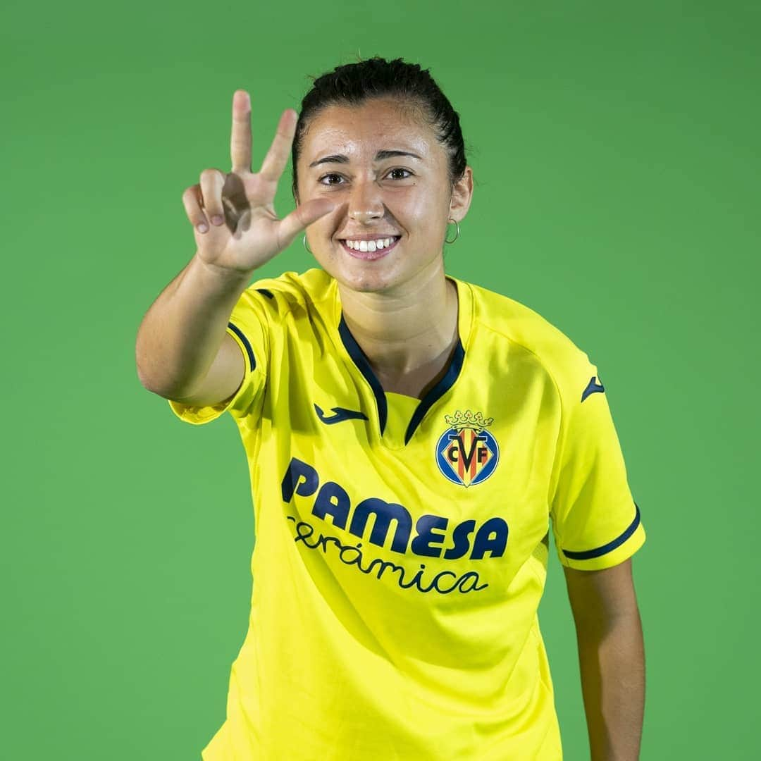 ビジャレアルCFさんのインスタグラム写真 - (ビジャレアルCFInstagram)「Say cheese! 😀📸⚽️ #Groguetes  @teika_es」8月19日 23時16分 - villarrealcf